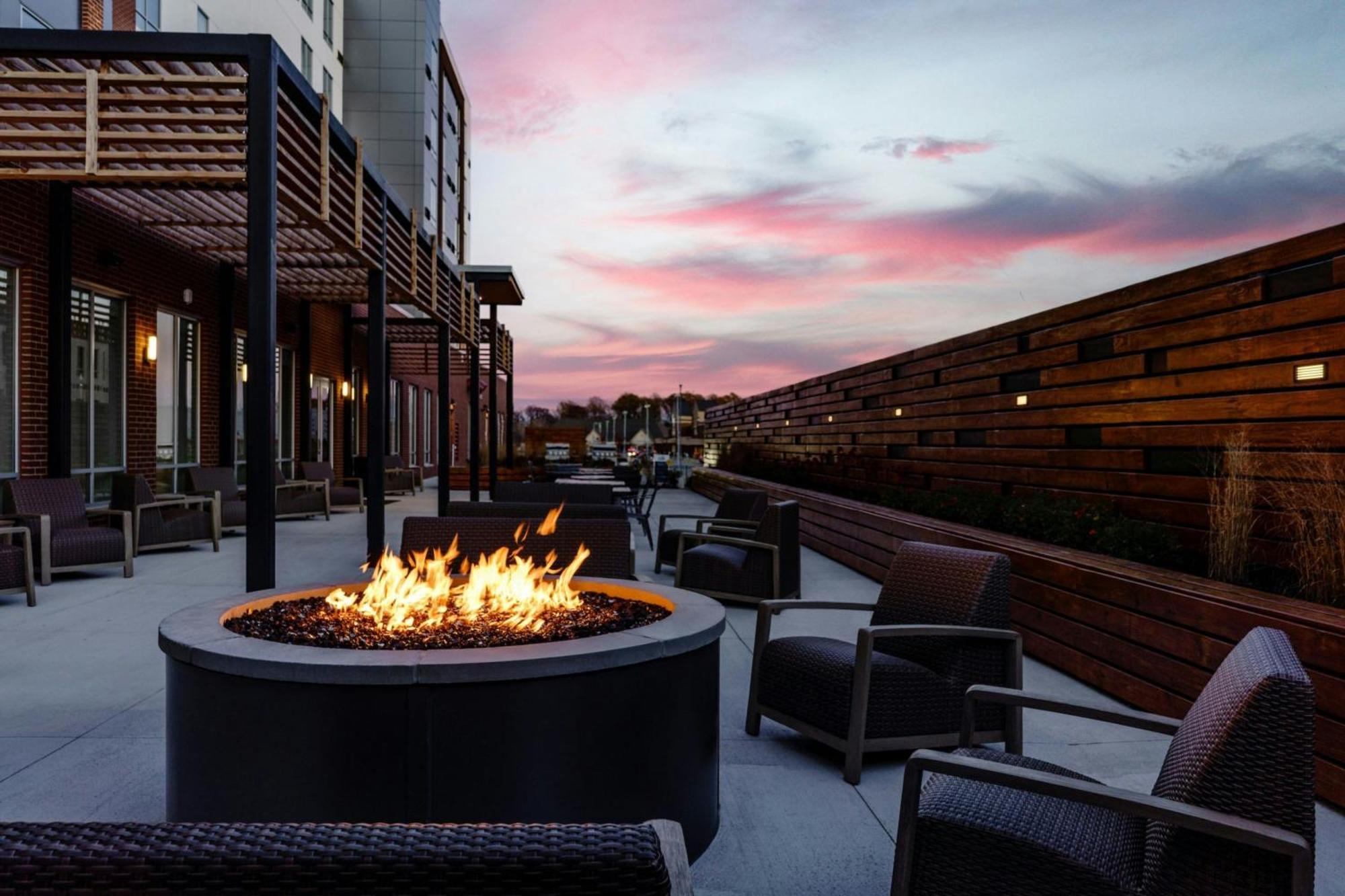 Courtyard By Marriott Indianapolis Фишерс Экстерьер фото