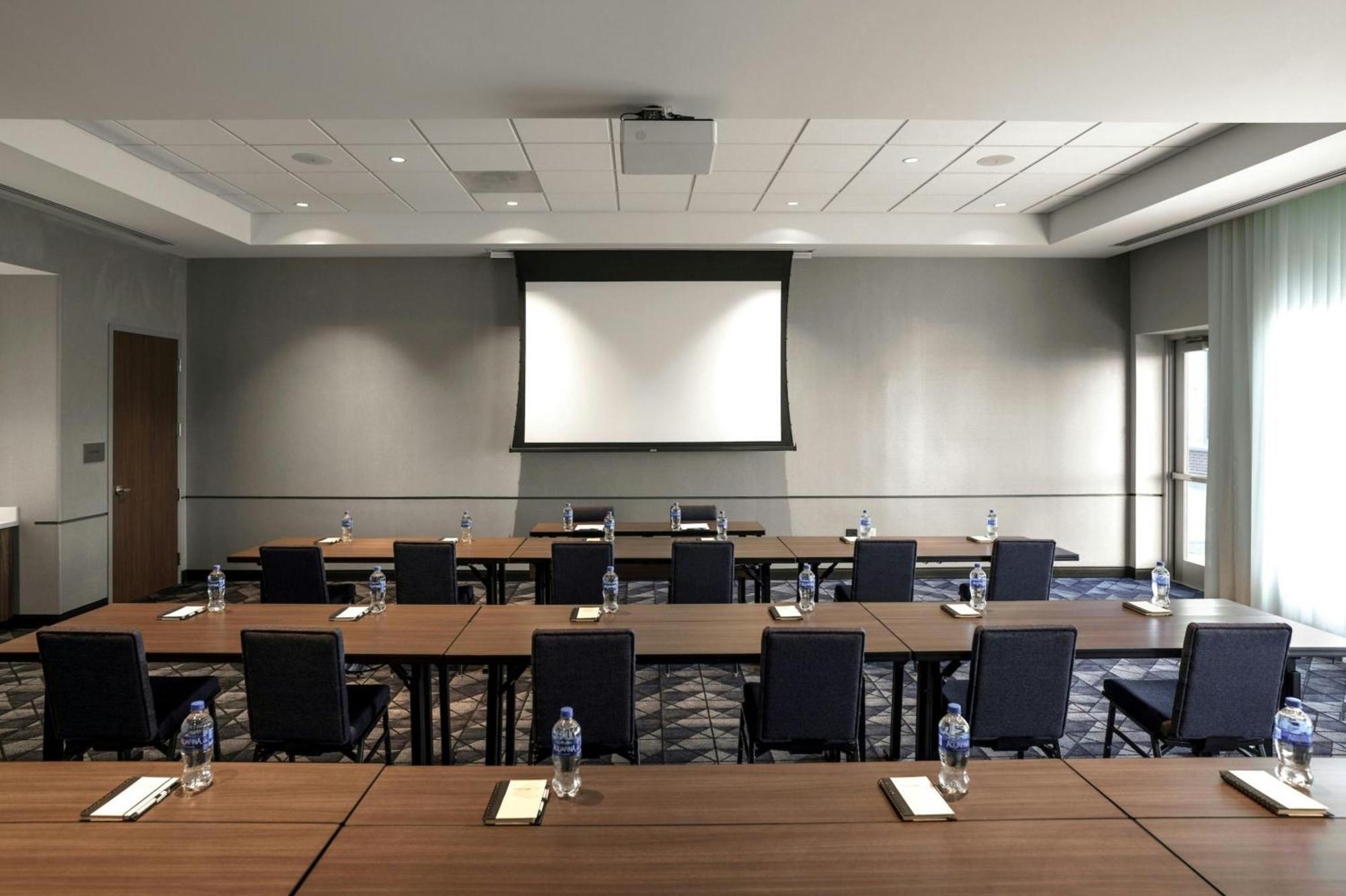 Courtyard By Marriott Indianapolis Фишерс Экстерьер фото